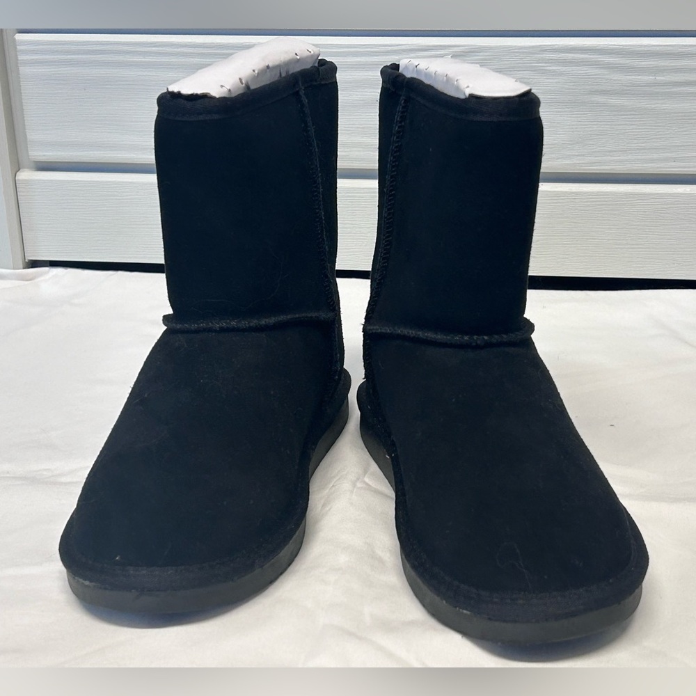 Girls black boots kookaburra by Ugg